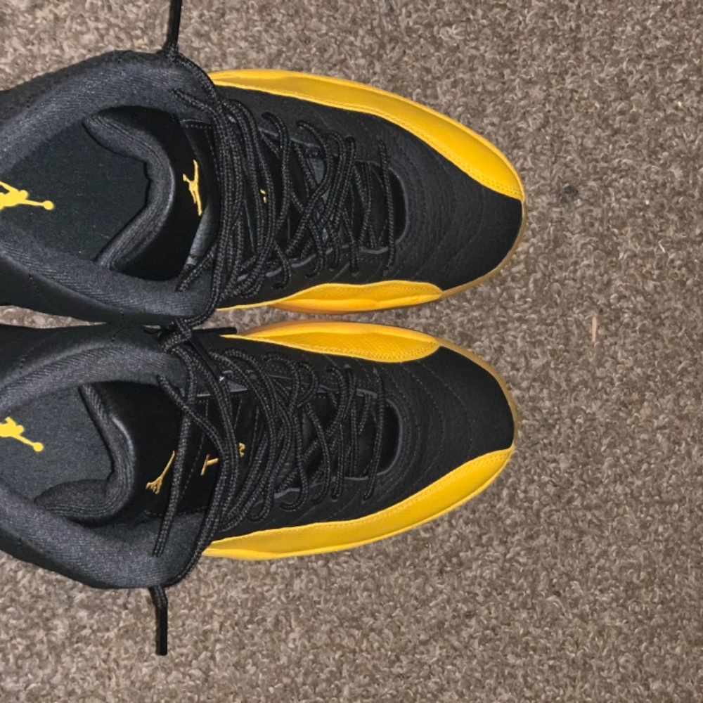 Air Jordan University Gold 12 - Picture 2 of 4